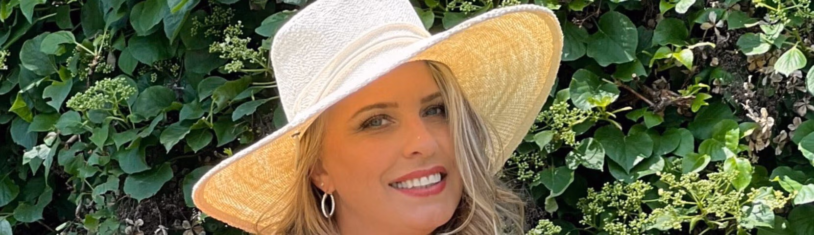 De Rae  (OnlyNeatBunny) cover